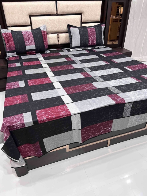 

Pure Decor Black & Red Geometric Queen Pure Cotton Bedsheet with 2 Pillow Covers