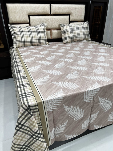 

Pure Decor Peach-Coloured & White Printed King Pure Cotton Bedsheet with 2 Pillow Covers