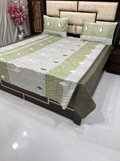 

Pure Decor Green & Grey Geometric 260 TC Pure Cotton Queen Bedsheet with 2 Pillow Covers