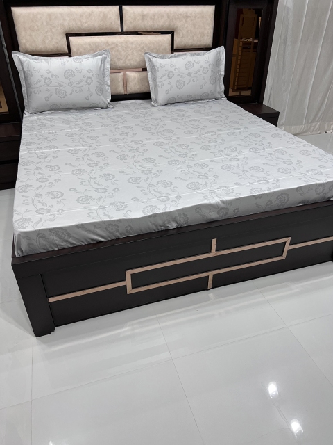 

Pure Decor Grey Floral 400 TC Pure Cotton King Bedsheet with 2 Pillow Covers