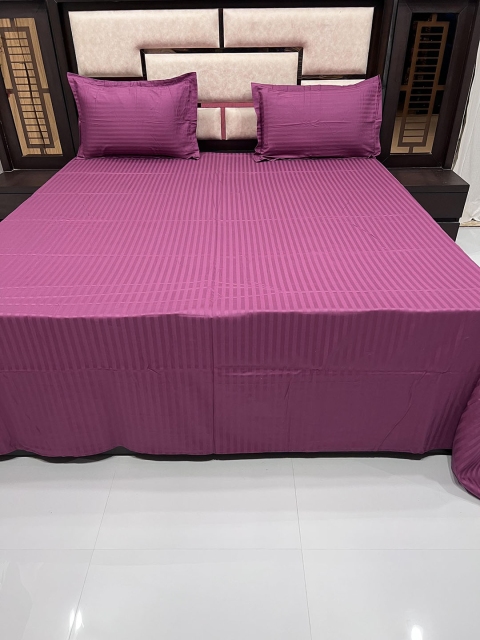 

Pure Decor Maroon TC Pure Cotton King Superfine Bedsheet with 2 Pillow Covers