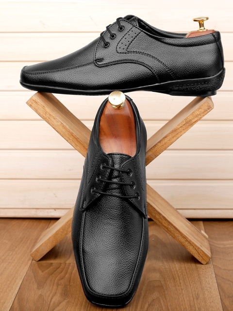 

KRAASA Men Black Solid Formal Derby