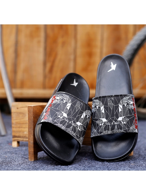 

KRAASA Men Black & White Printed Rubber Sliders