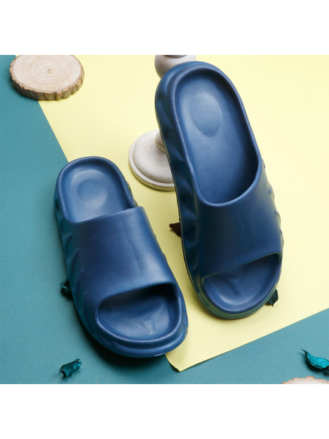 

KRAASA Men Blue Rubber Sliders