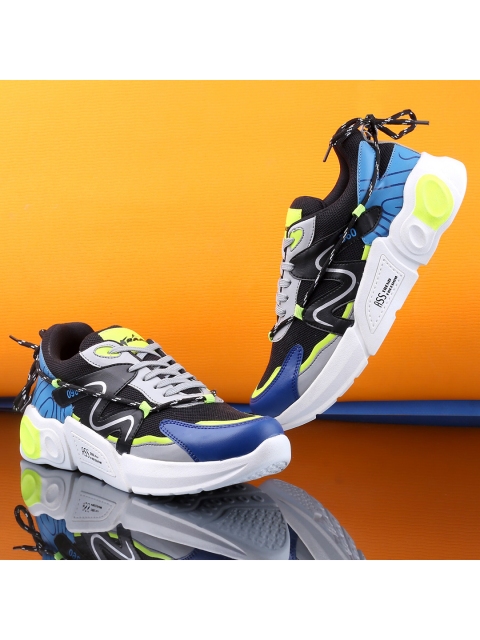 

KRAASA Men Green Woven Design Sneakers