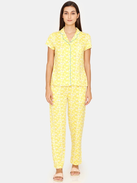 

Zivame Women Yellow & White Printed Night suit