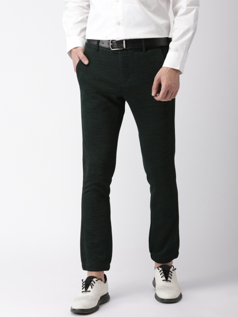 

INVICTUS Men Green & Black Knitted Slim Fit Self Design Joggers