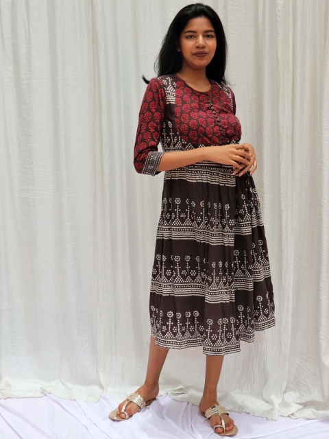 

Chidiyaa Brown Floral Midi Dress