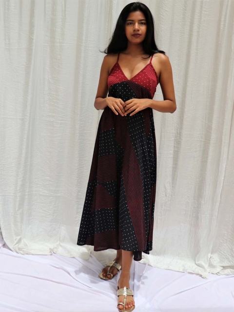 

Chidiyaa Black Midi Dress
