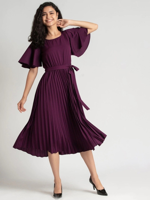 

FAVRIZ Maroon Solid Crepe Midi Dress