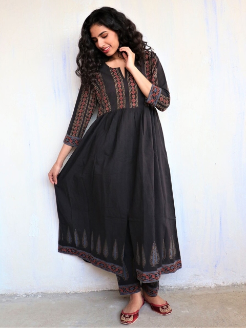 

Chidiyaa Women Black Yoke Design Empire Pure Cotton Kurti with Churidar