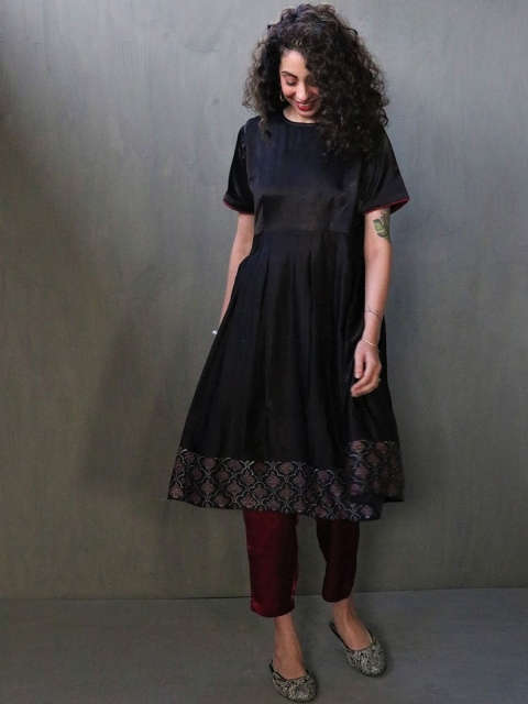 

Chidiyaa Women Black Empire Kurta with Trousers