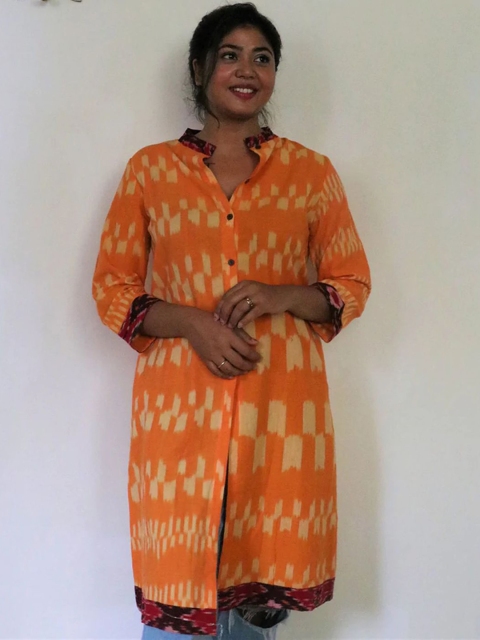 

Chidiyaa Women Orange Printed Pure Cotton Kurta with Pyjamas