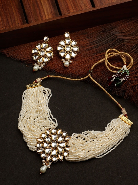 

STEORRA JEWELS Gold-Plated & White Kundan-Studded & Beaded Jewellery Set