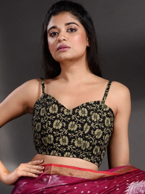 

Charukriti Black & Gold-Coloured Printed Cotton Saree Blouse