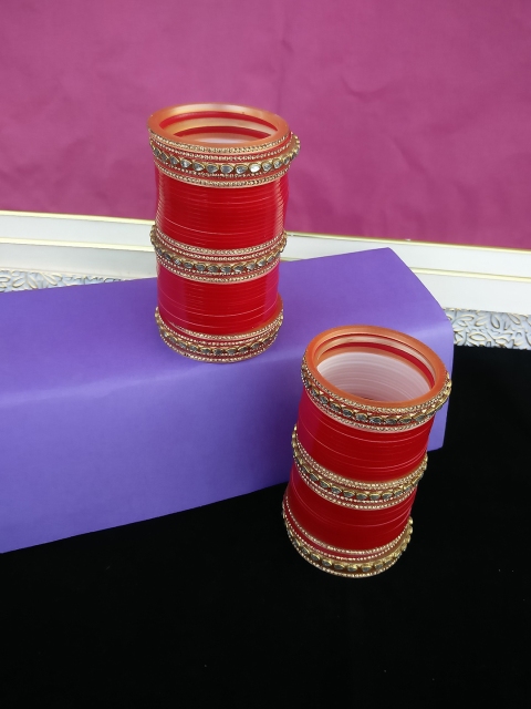 

LUCKY JEWELLERY Red & Gold Kundan Stone-Studded Punjabi Chura Bridal Wedding Bangle Set