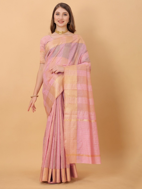

MARGI DESIGNERS Pink & Gold-Toned Woven Design Silk Cotton Banarasi Saree