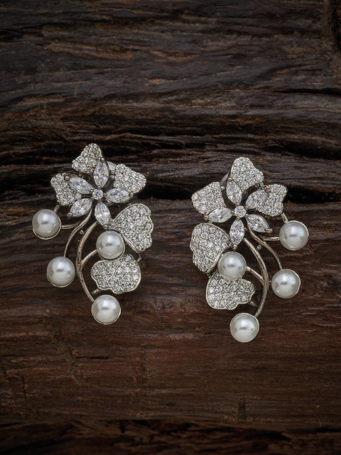 

Kushal's Fashion Jewellery Women White & Silver-Toned Floral Studs Earrings