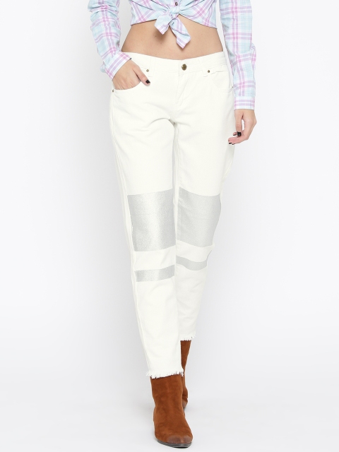 

Roadster Women White Boyfriend Tapered Fit Mid-Rise Clean Look Jeans
