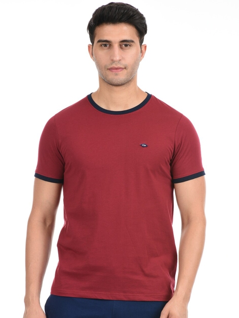 

Cloak & Decker by Monte Carlo Men Maroon Solid Cotton T-shirt