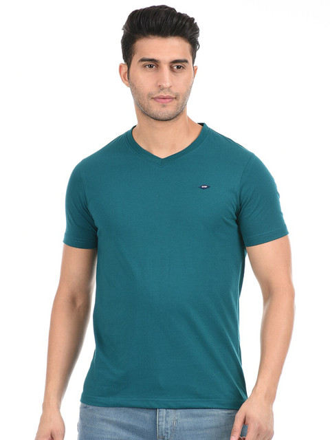 

Cloak & Decker by Monte Carlo Men Turquoise Blue Solid V-Neck T-shirt