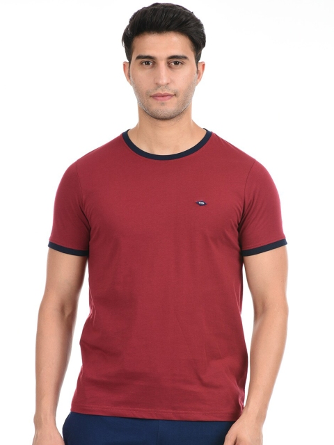 

Cloak & Decker by Monte Carlo Men Maroon Solid Cotton T-shirt