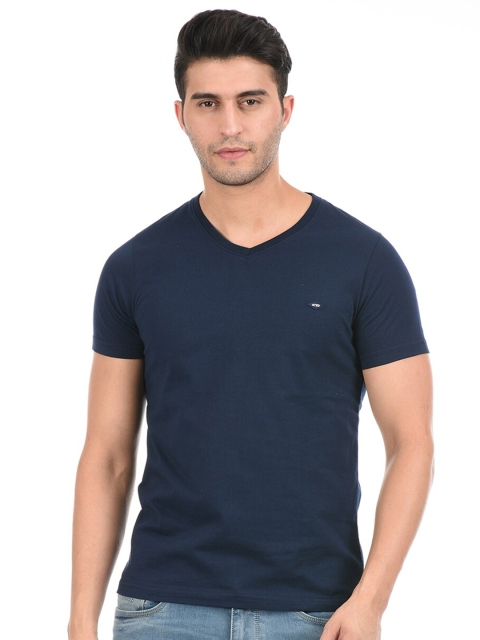 

Cloak & Decker by Monte Carlo Men Navy Blue Solid V-Neck T-shirt