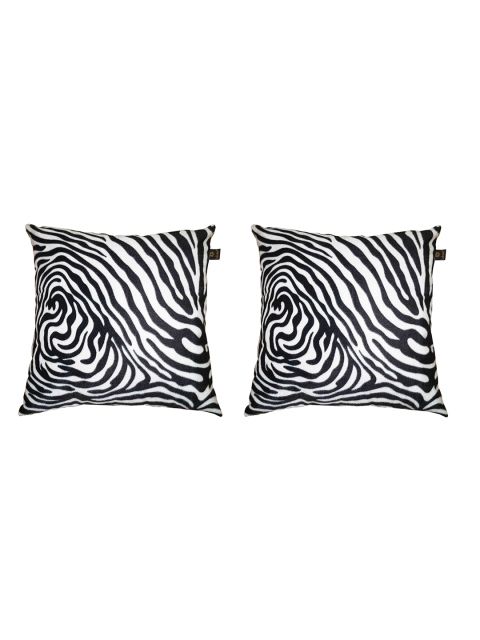

Lushomes Off White & Black Set of 2 Geometric Square Cushion Covers