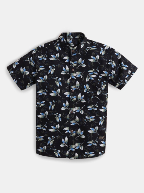 

Hopscotch Boys Black & White Floral Printed Casual Shirt