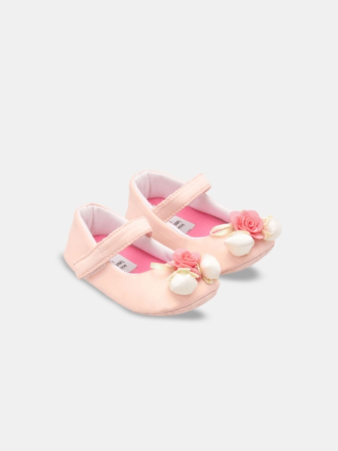 

Hopscotch Girls Peach-Coloured Floral Applique Booties