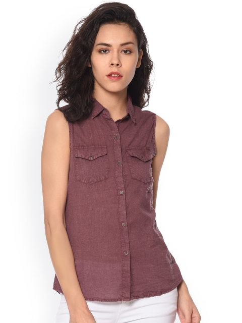 

PURYS Women Maroon Relaxed Regular Fit Solid Casual Shirt