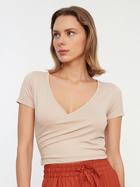 

Trendyol Peach Colored Solid Wrap Crop Top
