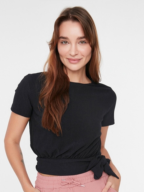 

Trendyol Navy Blue Solid Crop Top