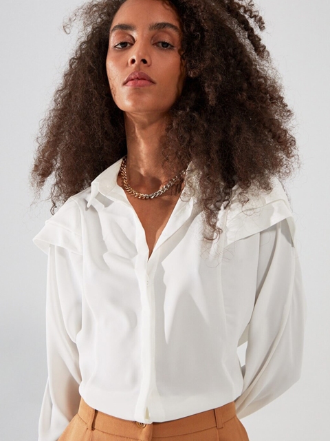 

Trendyol Women White Contemporary Casual Shirt