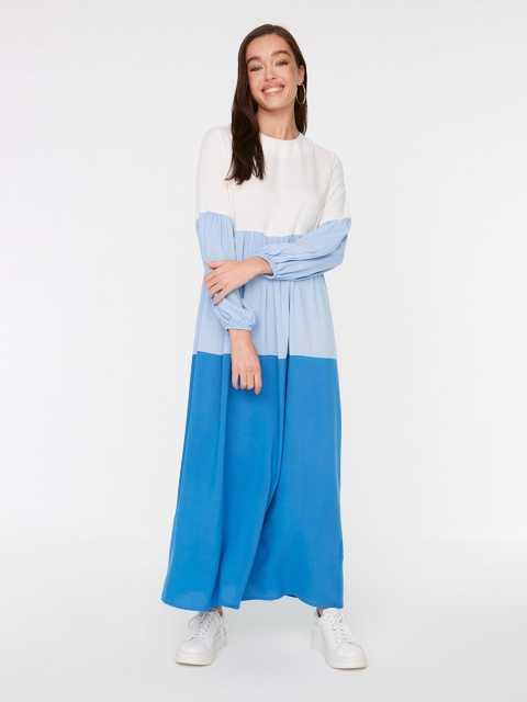 

Trendyol Blue Colourblocked Maxi Dress
