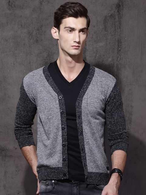 

Roadster Men Grey Solid Cardigan