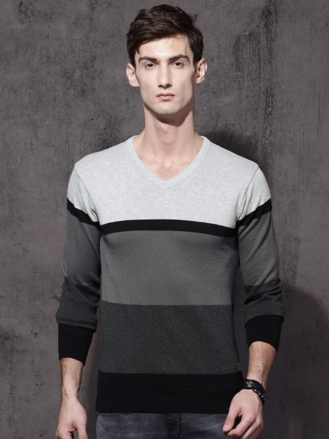 

Roadster Men Grey & Black Colourblocked Pullover