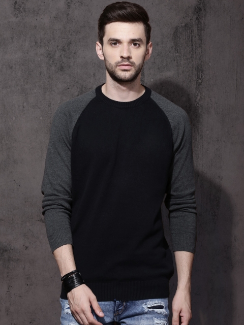 

Roadster Men Black Solid Pullover Sweater