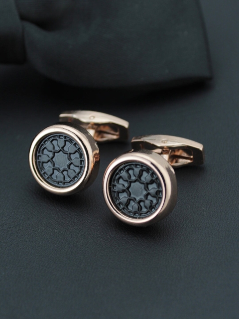 

Kavove Unisex Black & Gold-Toned Textured Cufflinks