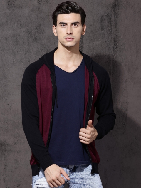 

Roadster Men Maroon Solid Cardigan