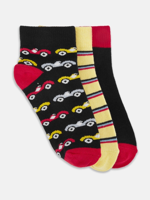 

Pantaloons Junior Boys Red, Yellow and Black Pack Of 3 Patterned Ankle-Length Socks