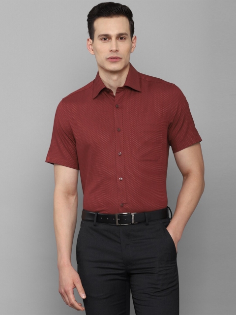 

Louis Philippe Men Maroon Formal Short Sleeves Shirt