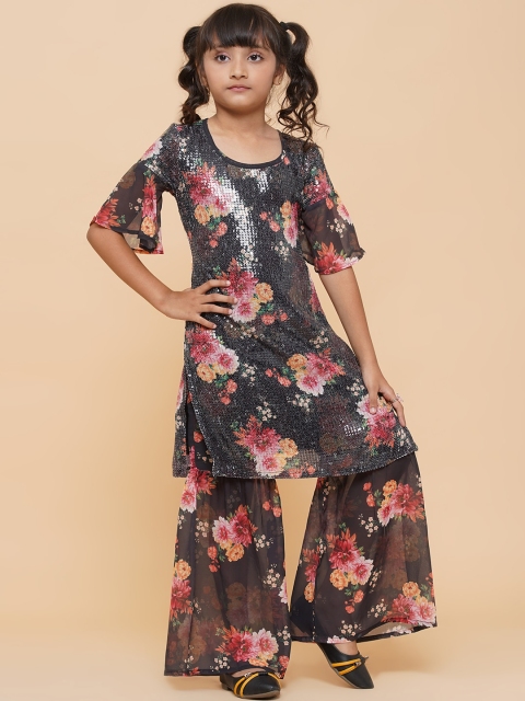 

titliyan Girls Black Floral Printed Panelled Kurti with Skirt