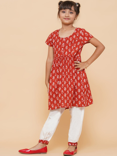 

titliyan Girls Red Ethnic Motifs Printed Pure Cotton Kurta with Trousers