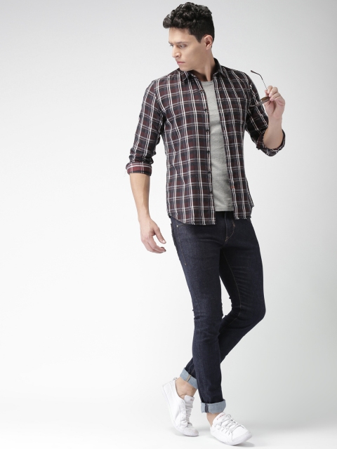 

Mast & Harbour Men Maroon & White Regular Fit Checked Casual Shirt