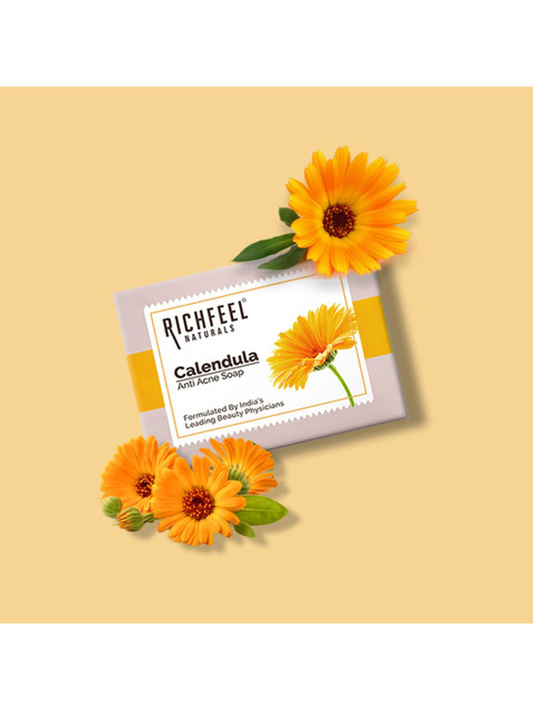 

Richfeel Pack Of 4 Black Charcoal & Mint Soap