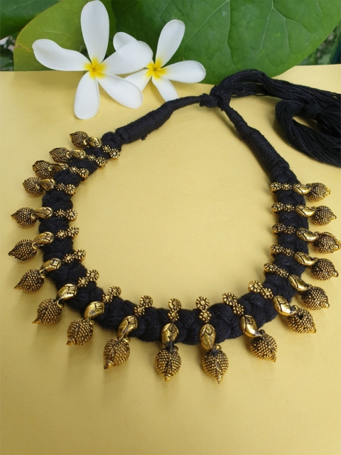

FIROZA Women Gold-Toned & Black Brass Oxidised Necklace