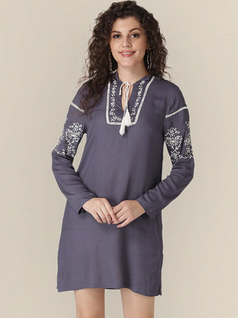 

Sangria Women Grey & White Embroidered Rayon Tie Up Neck Tunic