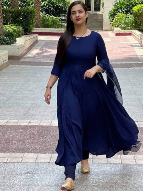 

Meeranshi Women Navy Blue Solid Kurta with Churidar & With Dupatta