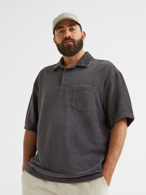 

H&M Men Grey Relaxed Fit Velour Polo Shirt